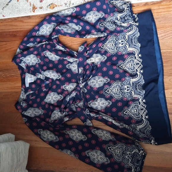 Motherhood Maternity Tunic top medallion print small - Picture 1 of 3